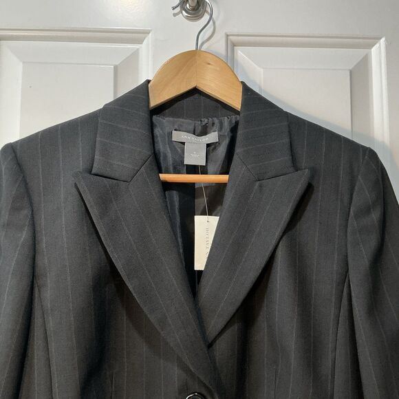 NWT Ann Taylor Black Pinstripe Blazer Classic Fit Lightweight Wool Blend Size 8 - Picture 2 of 6